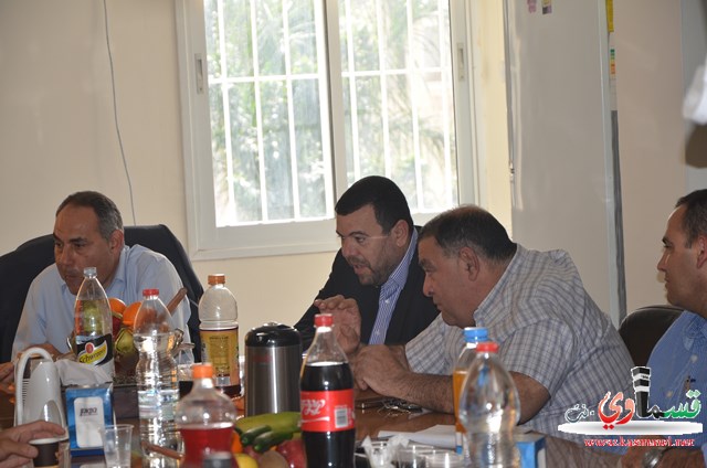 كفرقاسم :  مستشار رئيس الحكومة غابي كادوش ضيف رئيس البلدية المحامي عادل بدير 